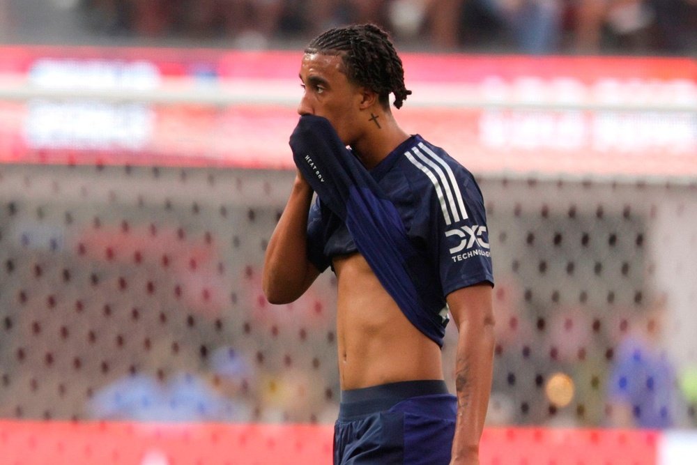 Leny Yoro is confident that United will go through to the UEL semi-finals. AFP
