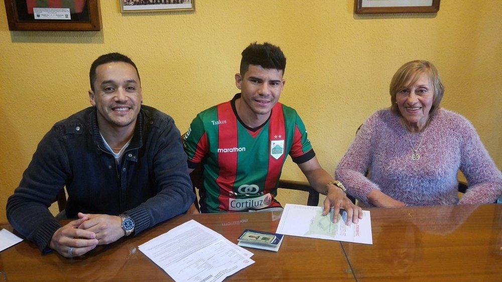 Los 'ramplenses' han llegado a un acuerdo con el delantero Léo Bahia. RamplaJrsOficial