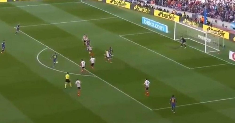 Messi no tenía oposición para golpear la bola y el gol llegó solo. Captura