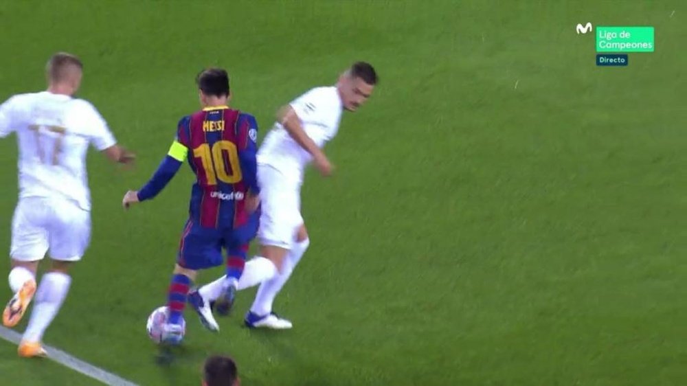 Messi sblocca il risultato al Camp Nou. LigadeCampeoenes