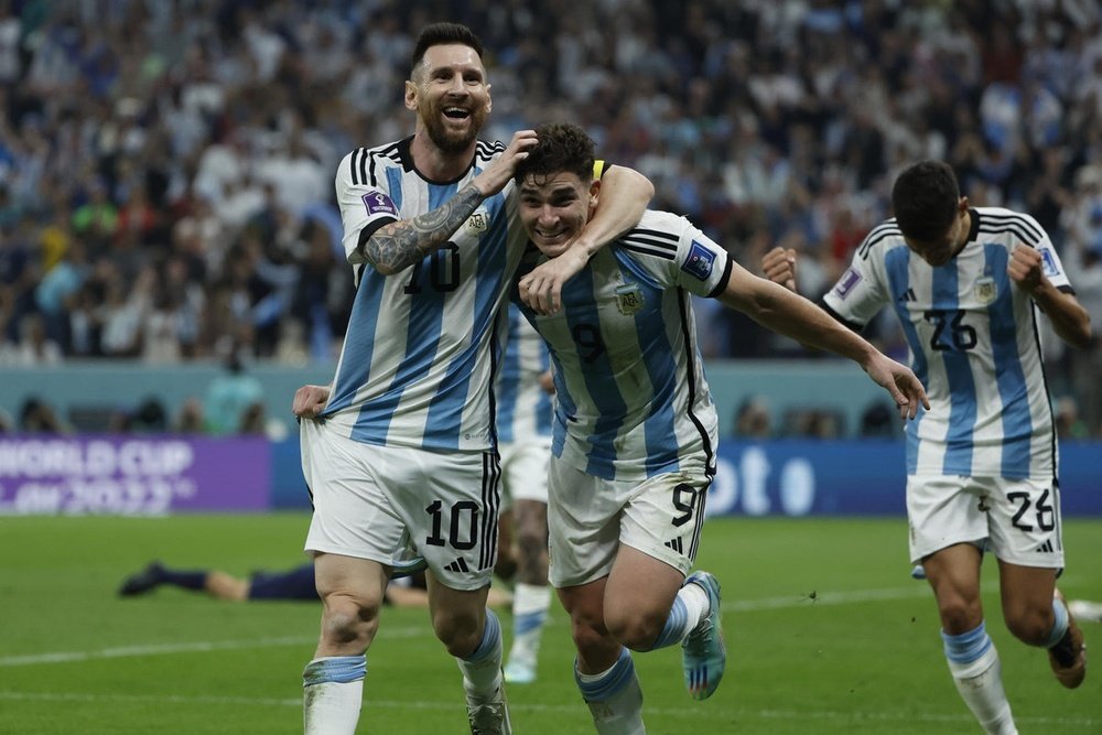 Lionel Messi and Julian Alvarez were on fire for Argentina. EFE