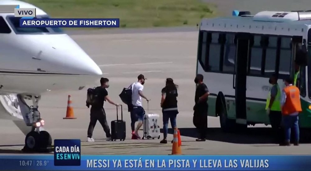 Messi is now in Argentina for a brief Christmas visit. Screenshot/eltresTV