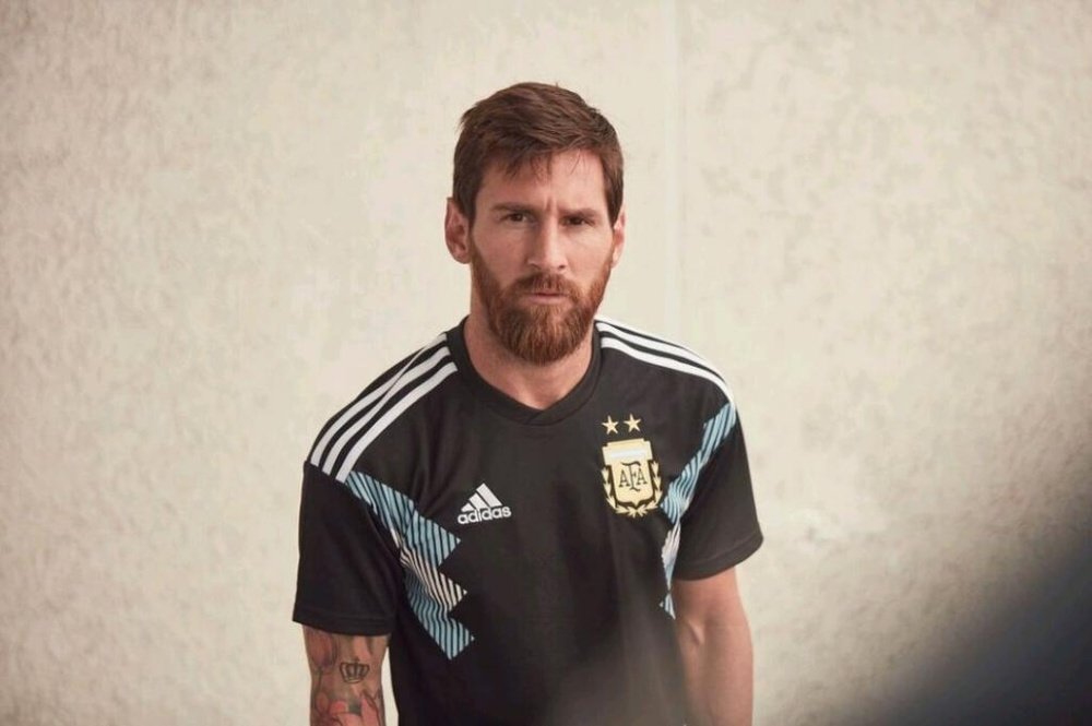 Messi protagonizó una de las imágenes promocionales de Adidas. AFA