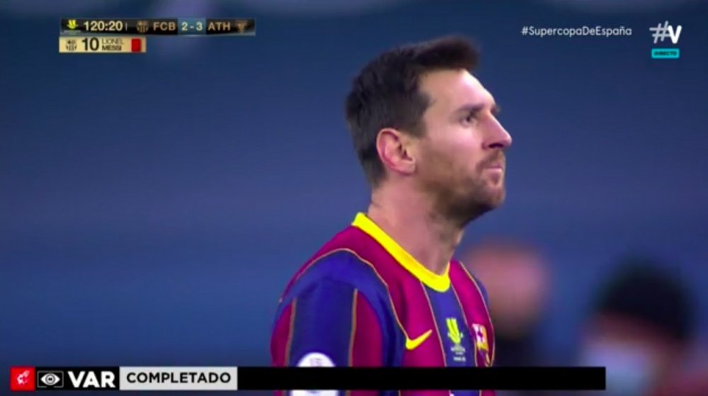Messi agredió a Villalibre y fue expulsado por primera vez con el Barça. Captura/Vamos