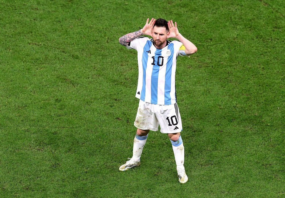 Comemoração de Messi com os argentinos depois do seu gol diante dos Países Baíxos.EFE