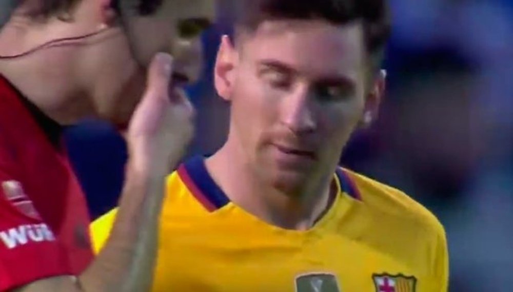 Se baraja la opción de que el árbitro le pidiera la camiseta a Messi. Canal +