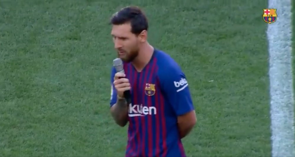 Messi assumindo o papel de capitão do Barça. Captura/FCBarcelona