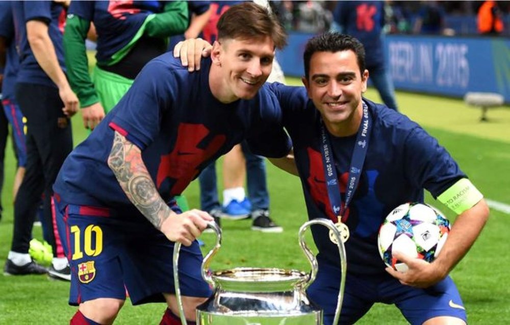 Leo Messi y Xavi, tras haber ganado la Champions con el Barcelona. Twitter