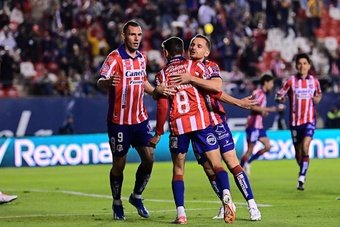 Atlético San Luis empató este sábado 1-1 en la cancha de Monterrey con un gol del brasileño Vitinho y se clasificó a las semifinales del Torneo Apertura de México 2023, instancia en la que le espera el América, que eliminó a León.