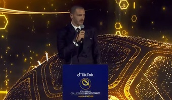: Leonardo Bonucci durante su discurso tras ser nombrado 'Mejor zaguero del año'. EFE