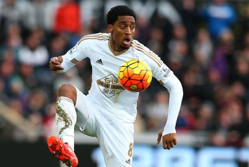 Swansea have confirmed the signing of Leroy Fer from Queens Park Rangers. Twitter