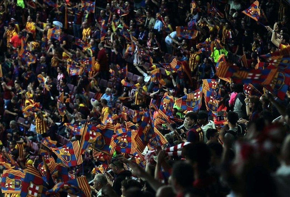 Les supporters barcelonais au Camp Nou. EFE