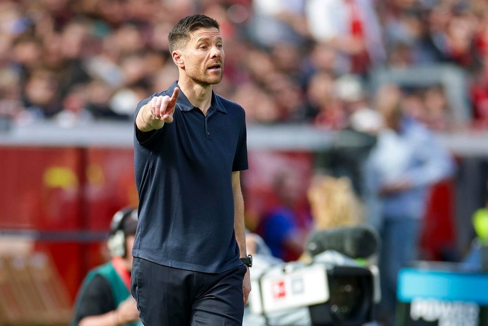 Il Leverkusen serve la corona su un piatto d'argento. EFE