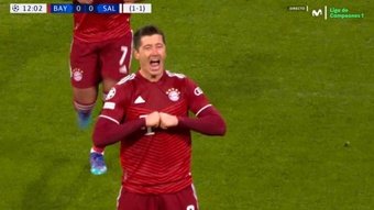 Lewandowski scores fastest Champions League hat-trick ever