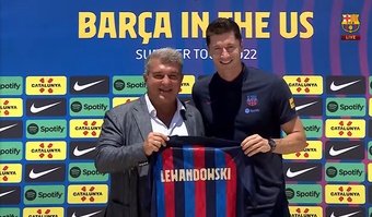 La presentación de Lewandowski con el Barça, EN DIRECTO. Captura/BarçaTV