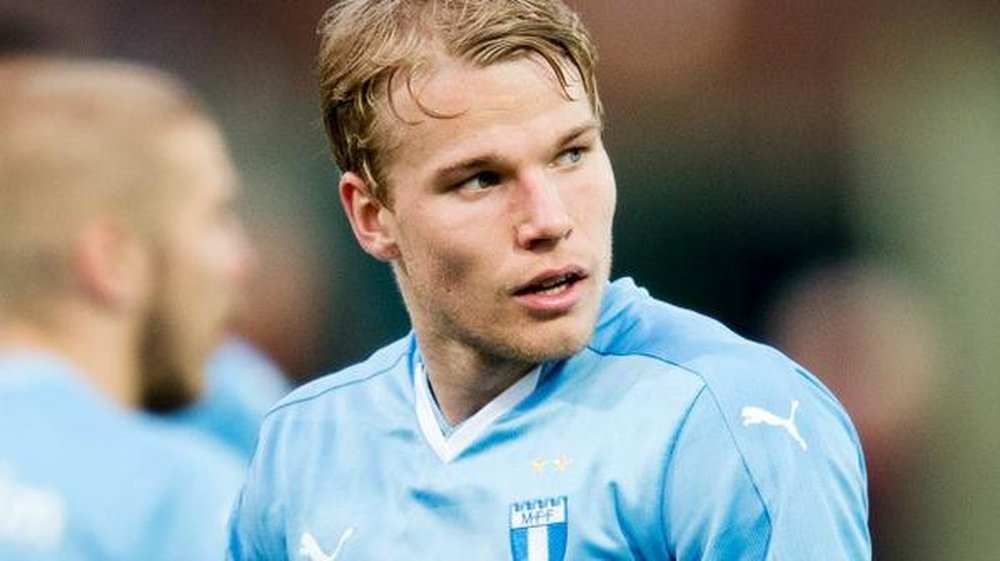 Lewicki es el Kroos del Malmö. Twitter