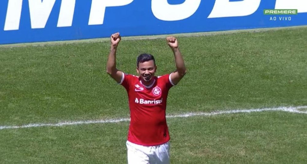 Lindoso comemora o gol da vitória do Internacional contra a Chapecoense. Captura/Premiere
