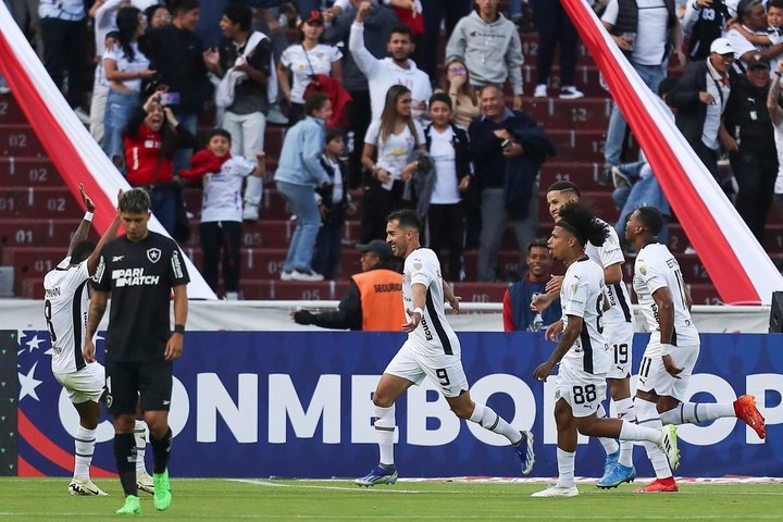 Liga de Quito deja a Botafogo en la cuerda floja