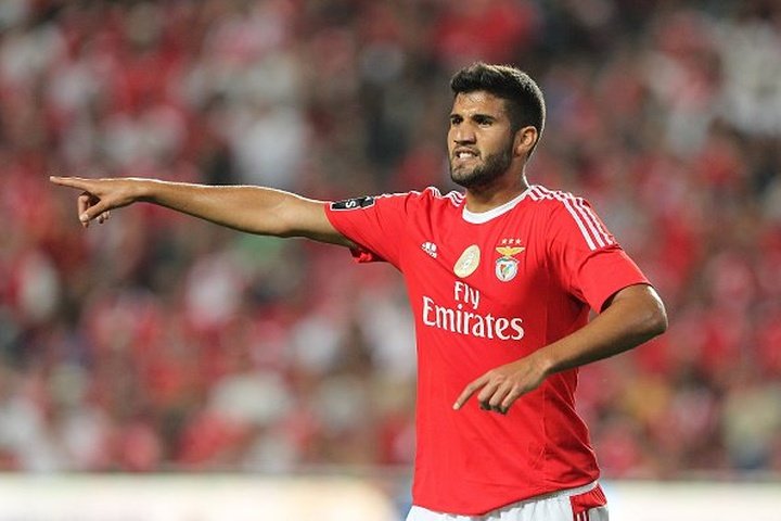 Benfica: Levante aponta a Lisandro López