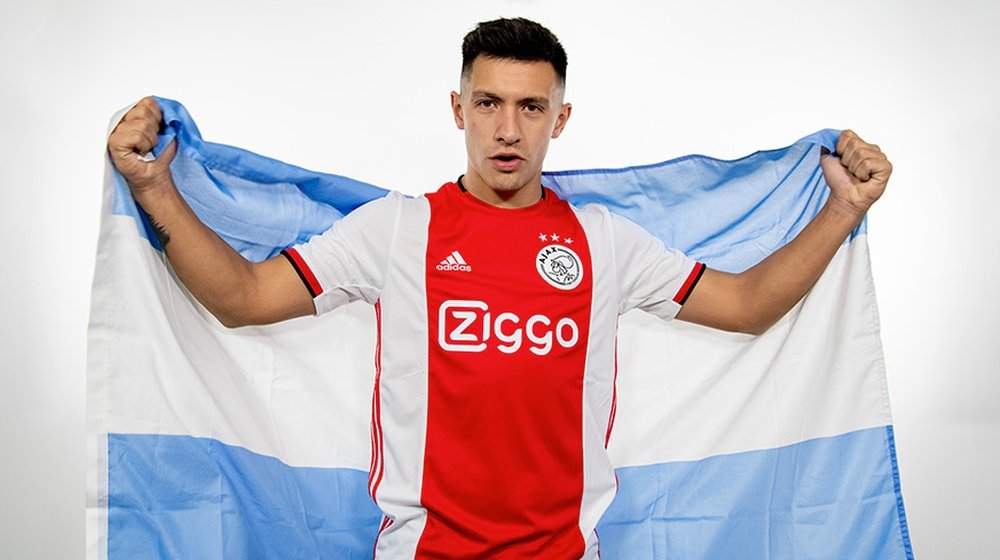 Lisandro Martinez rejoint l'Ajax. AFCAjax