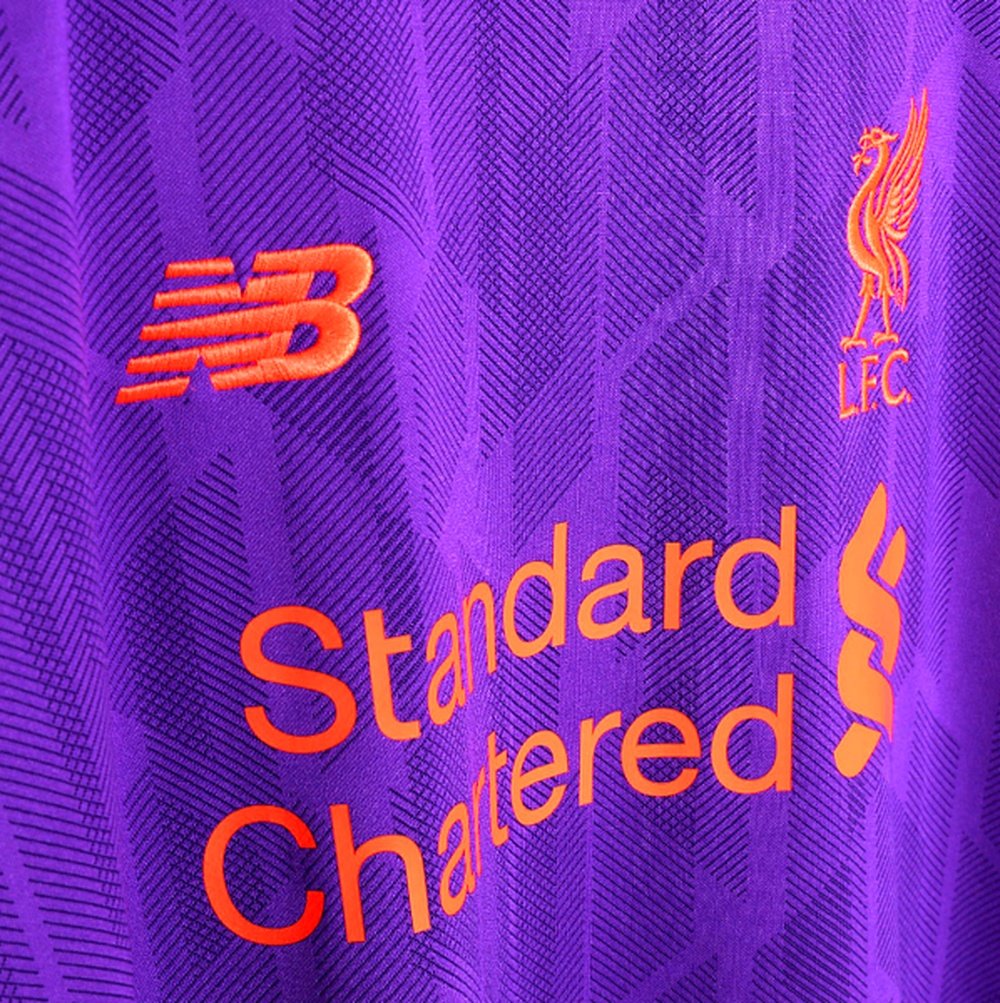El Liverpool ha revelado cómo será su camiseta visitante para la próxima campaña. Twitter/LFC