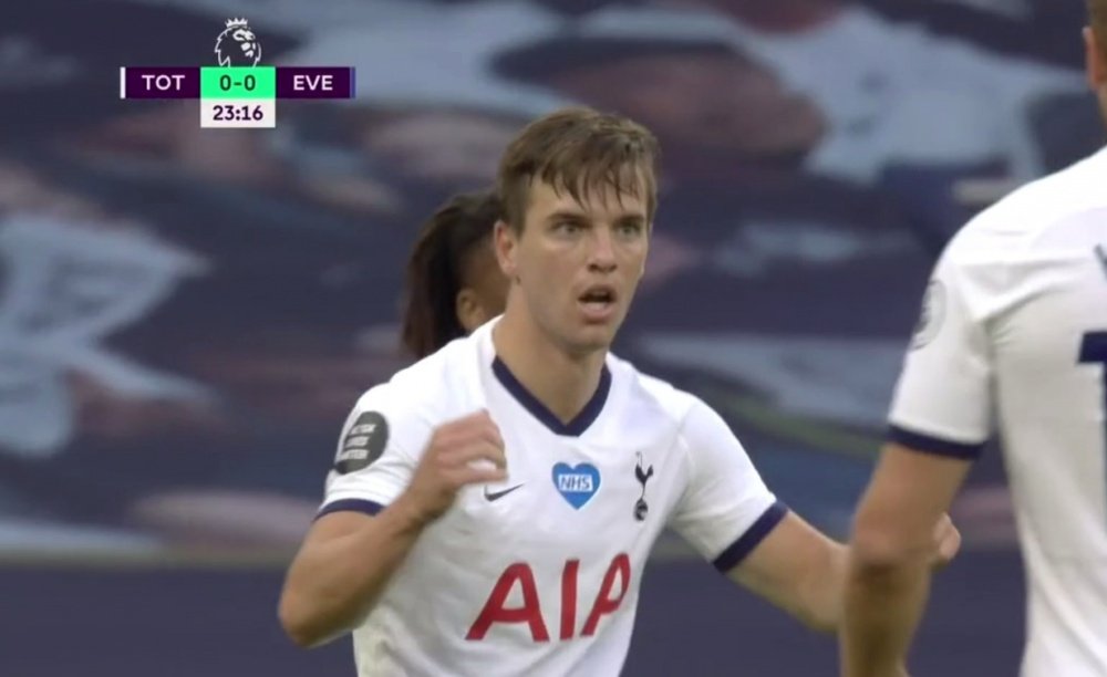 Lo Celso's strike was deflected by Keane to put Tottenham 1-0 up. Captura/DAZN