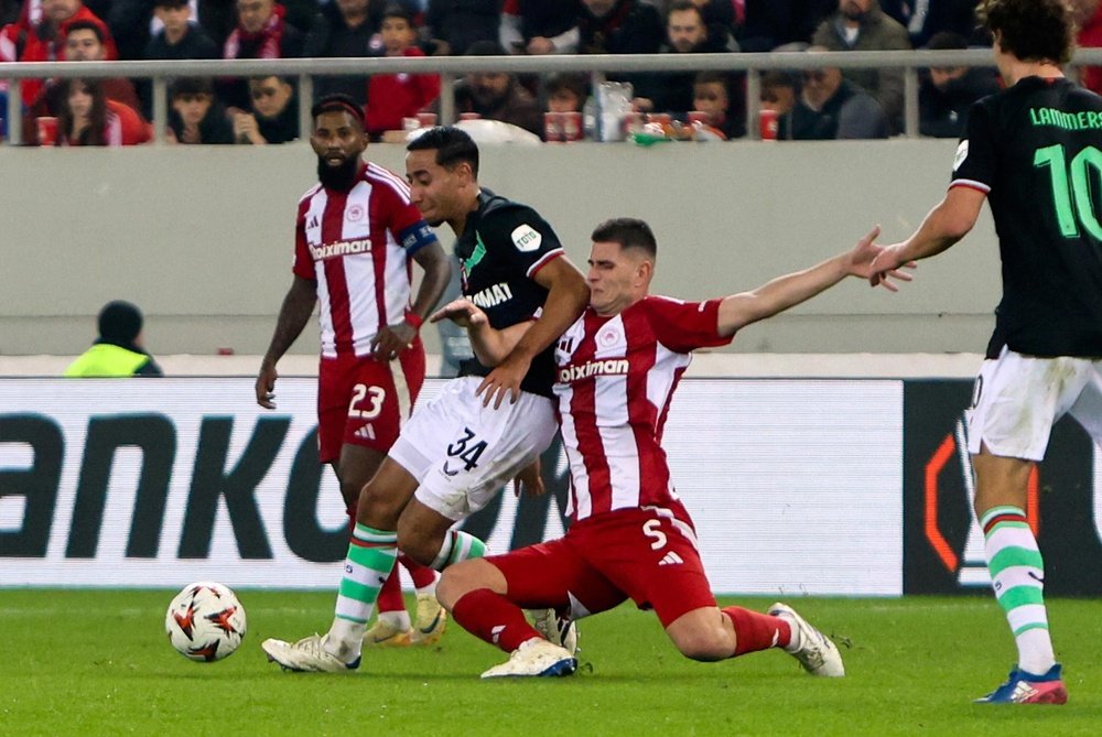 Sin goles entre Olympiacos y Twente. EFE/EPA/GeorgiaPanagopoulou