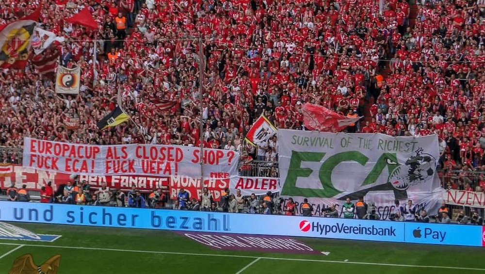 Los aficionados del Bayern protestaron contra la reforma de la Champions. Captura/ZDF