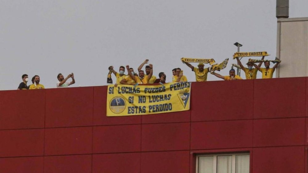 Los hinchas cadistas viajaron a Extremadura. AFP