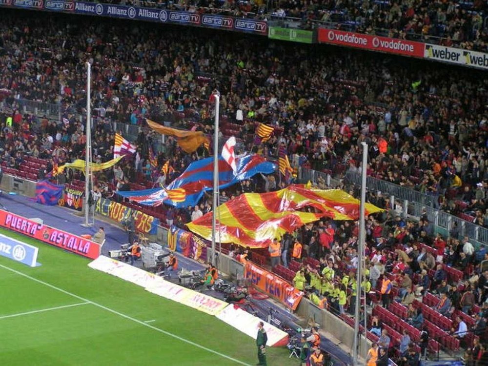 Ultras de Barça y Sevilla provocan altercados en los aledaños del Pizjuán. FCBarcelona