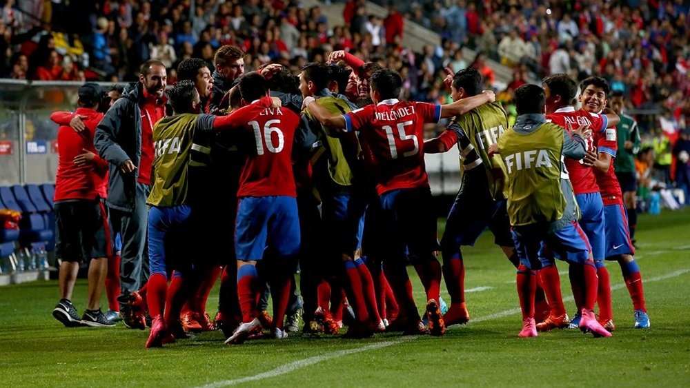 Los futbolistas de Chile celebran el segundo gol anotado a Estados Unidos. FIFA