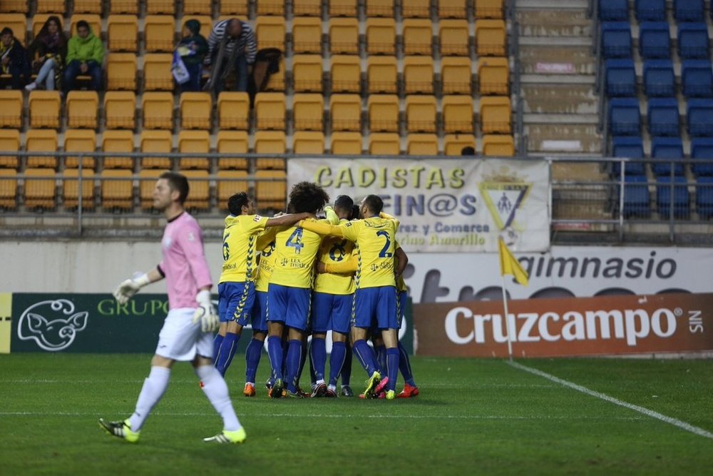 Los futbolistas del Cádiz celebran uno de los cinco goles anotados al Jumilla. Twitter