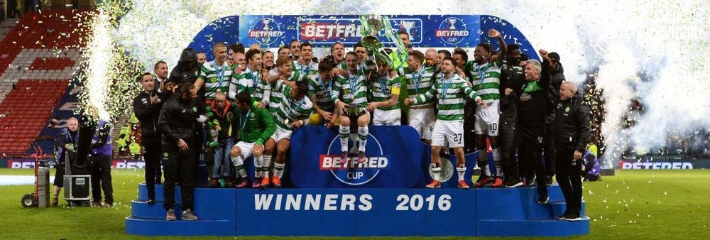 Los futbolistas del Celtic celebran la Copa de la Liga de 2016, ganada al Aberdeen. CelticFC