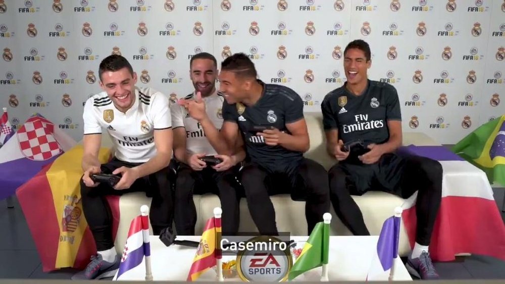 Partida de videogame entre os jogadores do Real Madrid. Twitter/realmadrid