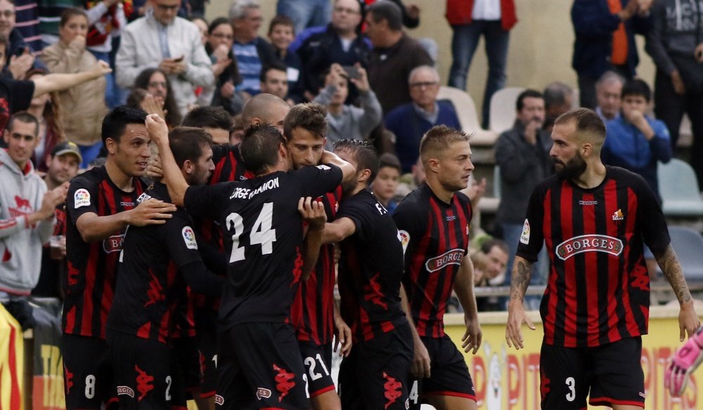 Los futbolistas del Reus celebran el gol de Máyor, que abría el marcador ante el Lugo. CFReusDeportiu