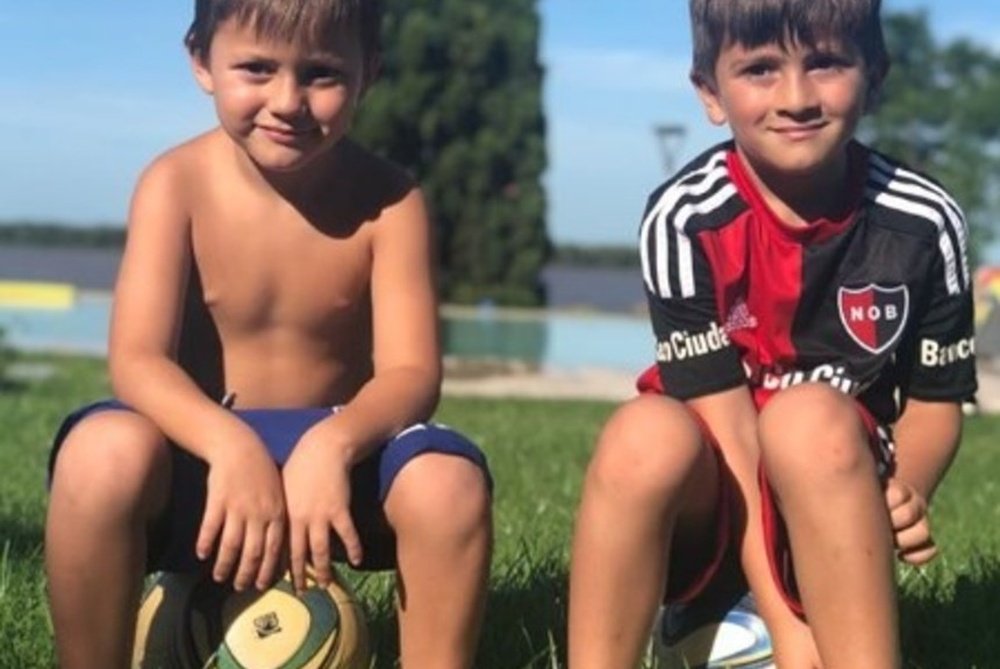 Thiago Messi ya es un fan de Newell's. Instagram/Leomessi