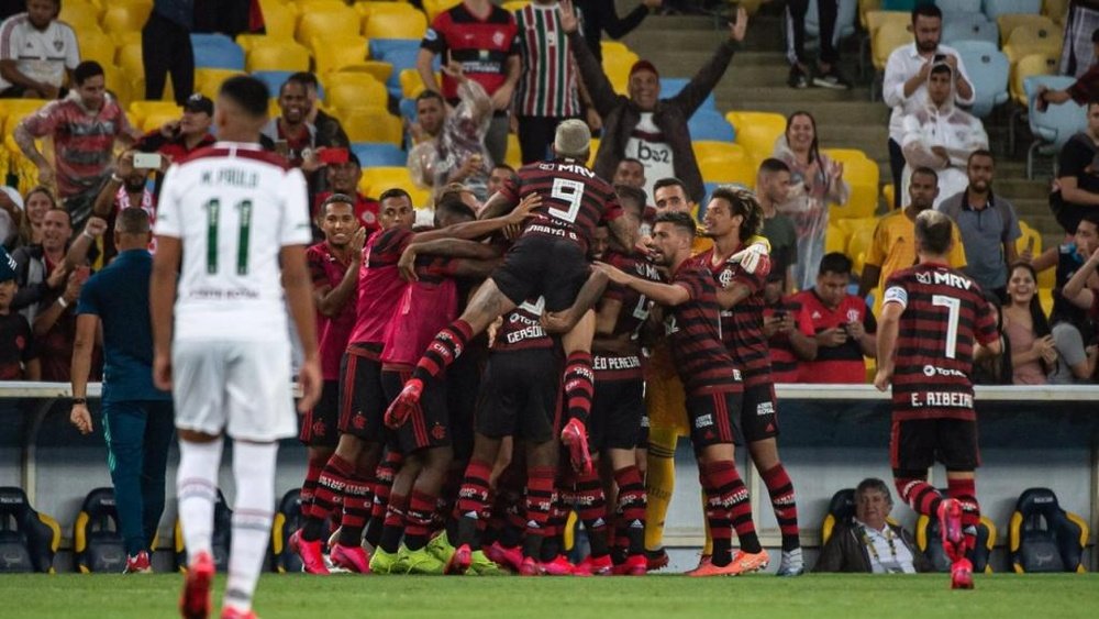Flamengo tumba  a Fluminense con mucho suspense. Flamengo