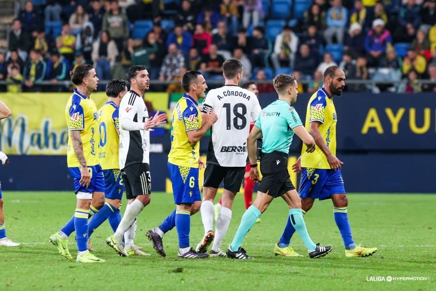 Tablas entre Cádiz y Burgos. LaLiga