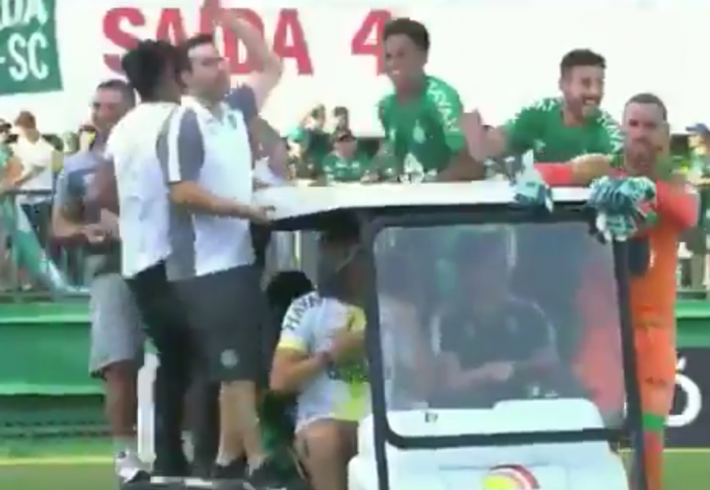 Los supervivientes de Chapecoense celebraron la Libertadores a lo grande