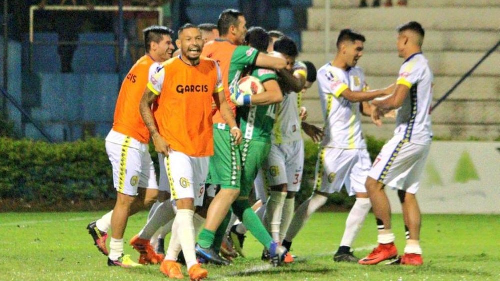 Capiatá se mete en la Sudamericana por penaltis. DepCapiata