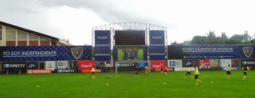 Los jugadores de Independiente del Valle entrenando en casa, en el Estadio Municipal de Rumiñahui. Twitter
