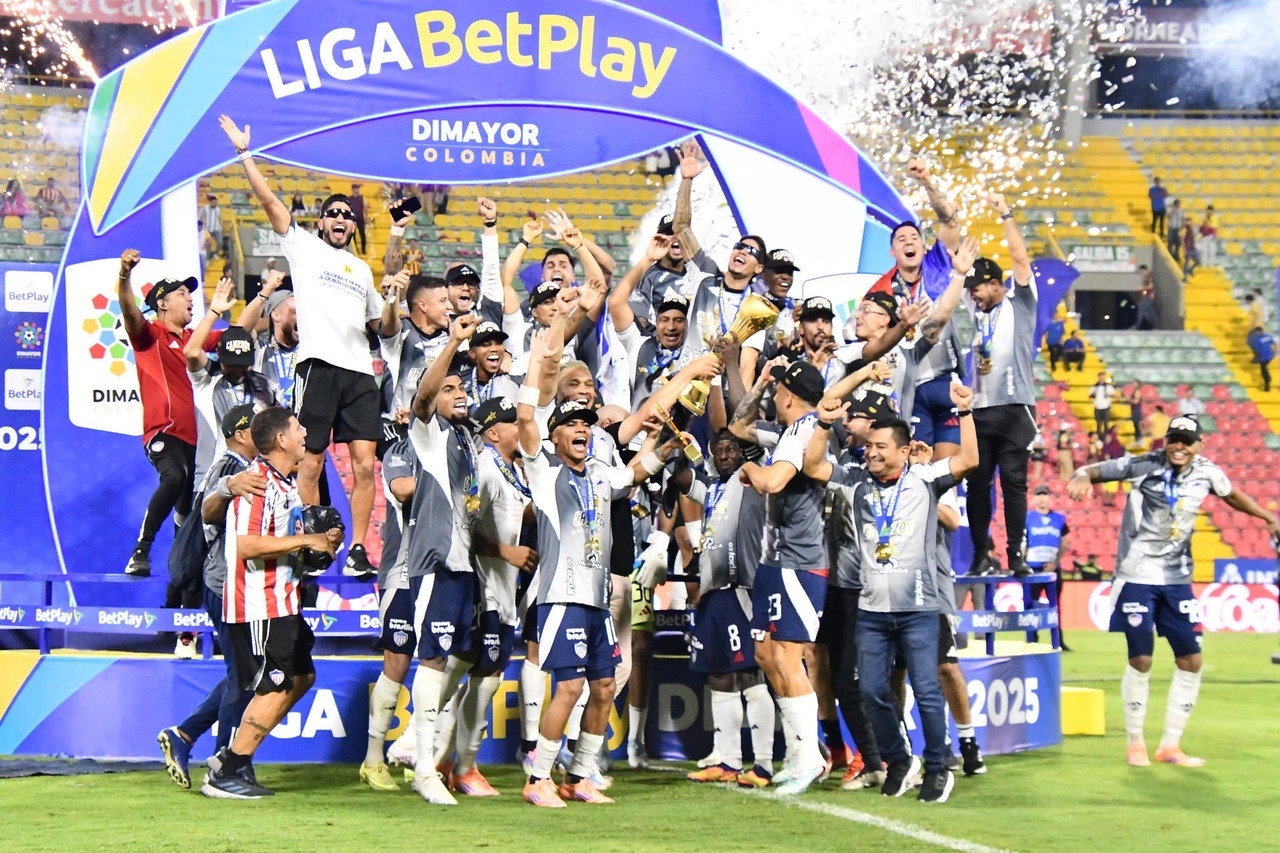 Junior cumple el trámite para reinar en Colombia