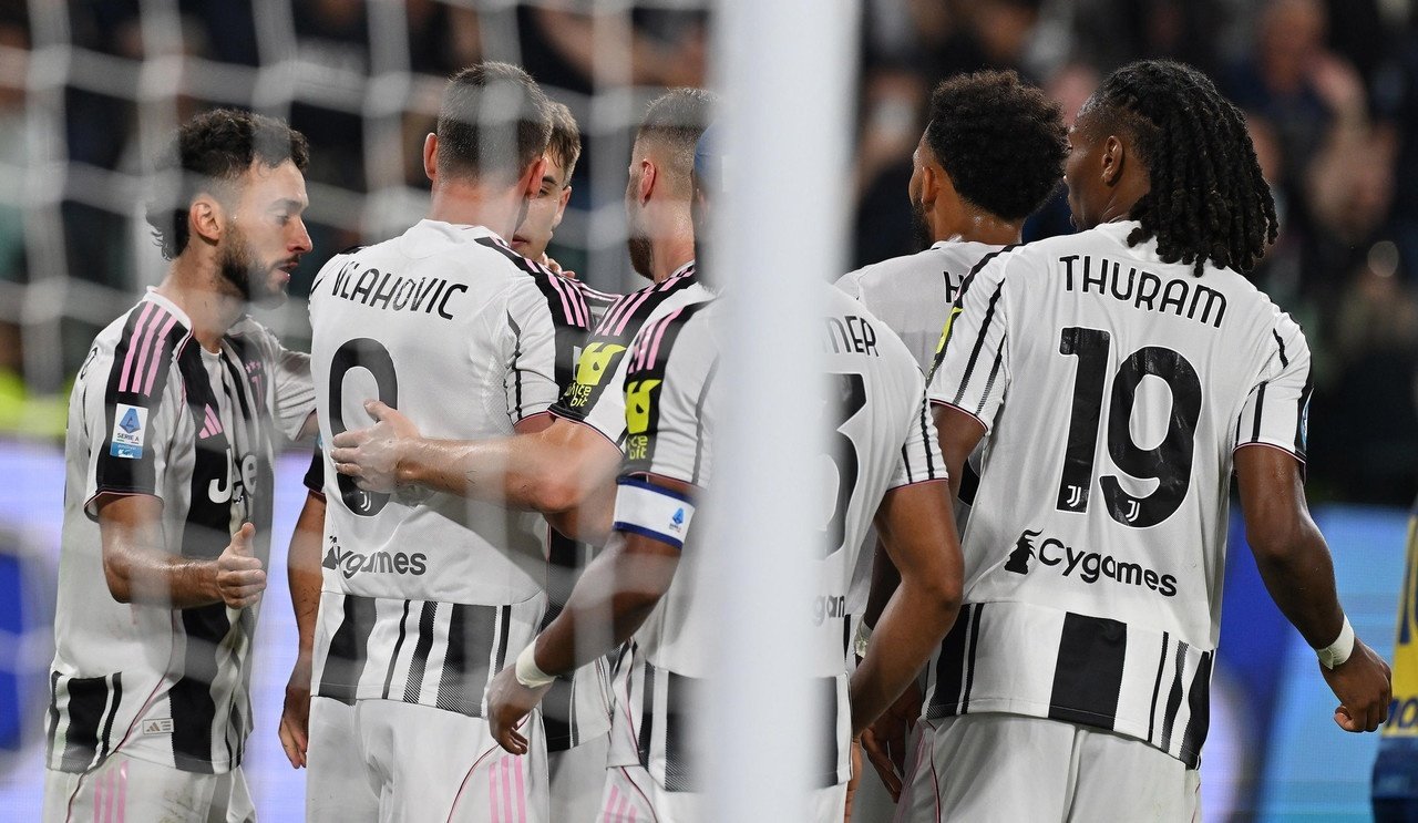 Un eroe inatteso decide il Derby d'Italia sul filo del rasoio. AFP