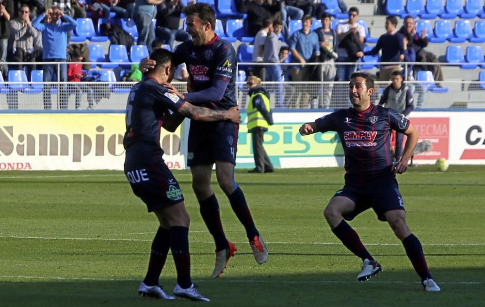 El Huesca logró una vital victoria en el Carlos Tartiere por la mínima ante el Oviedo. Archivo/EFE