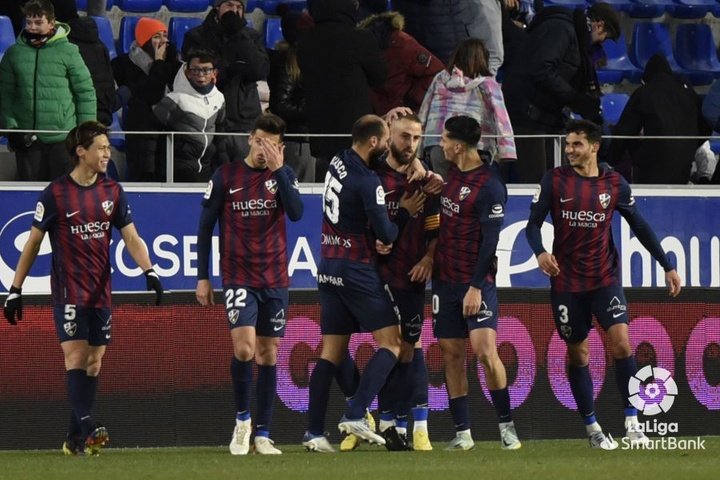 La SD Huesca se atraganta con el Oviedo y con los empates