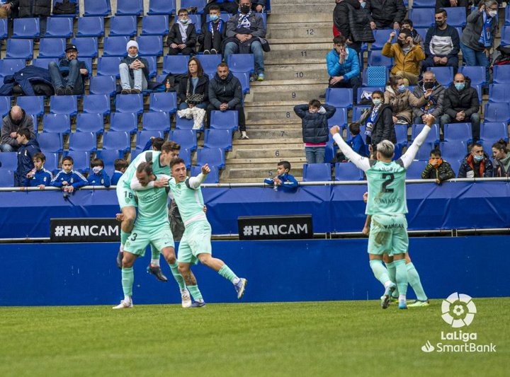 El ímpetu de la SD Huesca deja mudo al Carlos Tartiere