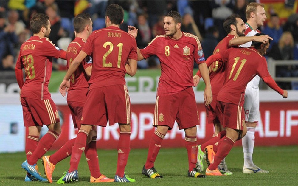 La Selección Española reparte dorsales. AFP