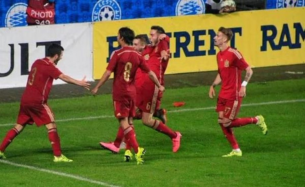 Los jugadores de la Selección Española Sub21 celebran uno de los tantos anotados a Estonia. Twitter