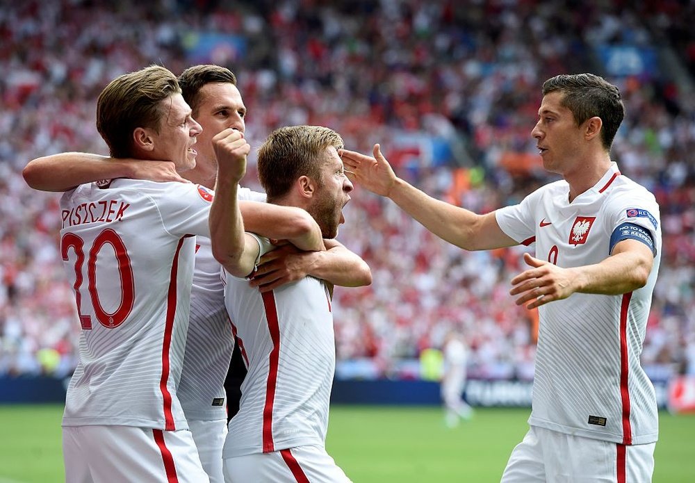 Los jugadores de Polonia celebran el gol marcado por Blaszczykowski ante Suiza. UEFA