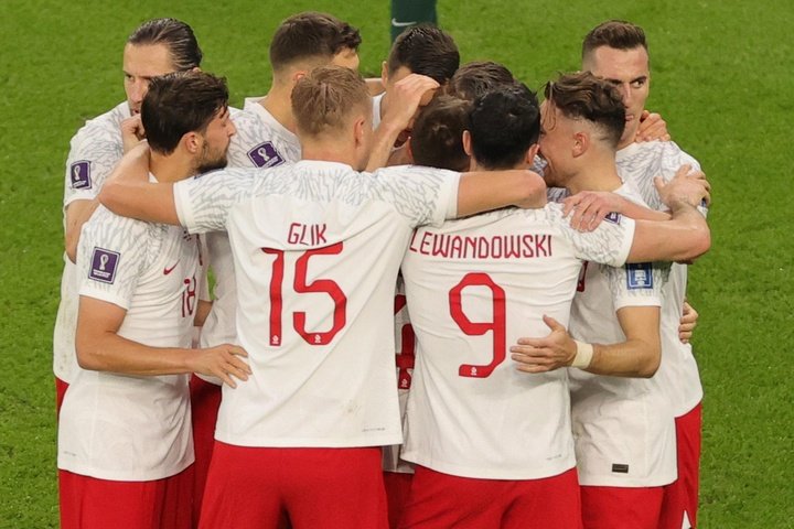 Zielinski opened Poland's 2022 WC account. EFE